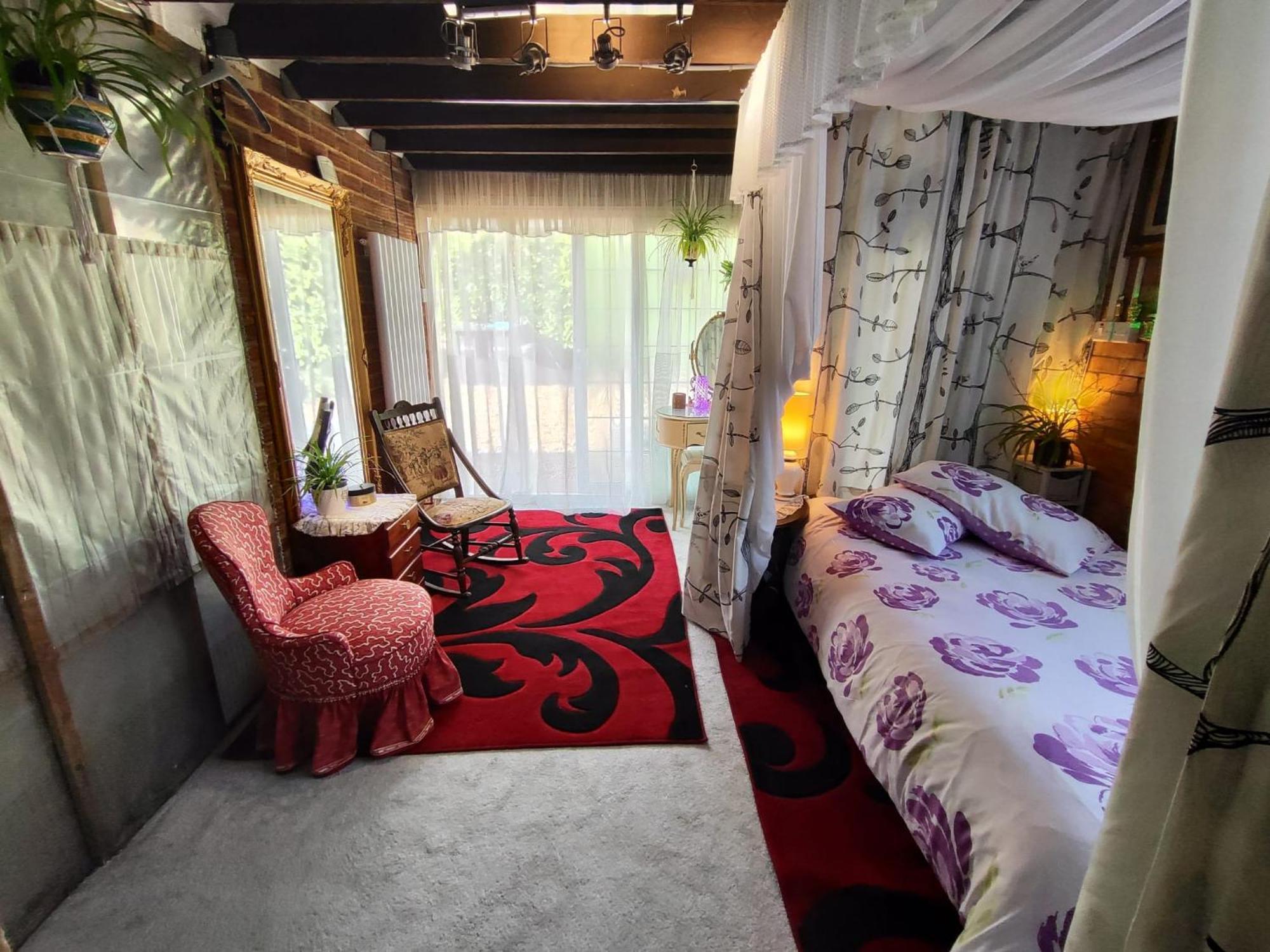 Jacaranda Bed & Breakfast East Grinstead Bagian luar foto